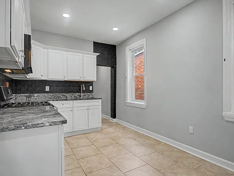 203 N Dupont St — Photo 20