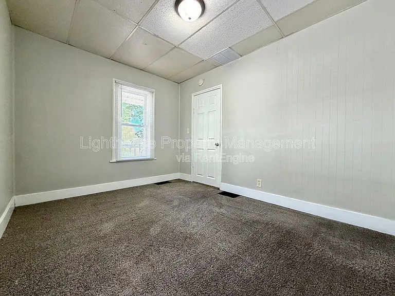 1011 Quarry Ave NW — Photo 11