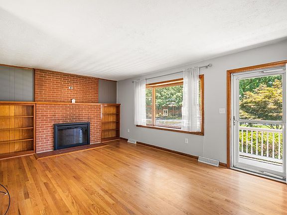 5th image of 128 Lynview Dr