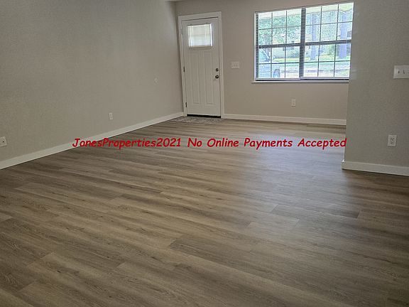 2nd image of 1318 Crooked Creek Dr