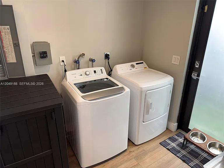 8631 Arboretum Ln — Photo 14