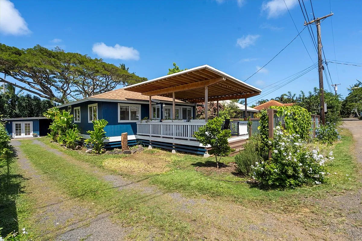 36 Pokoa Place - House — Photo 1
