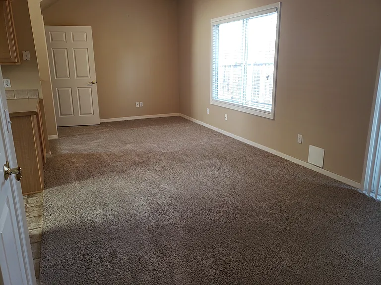 1308 S Manitou Ave — Photo 2