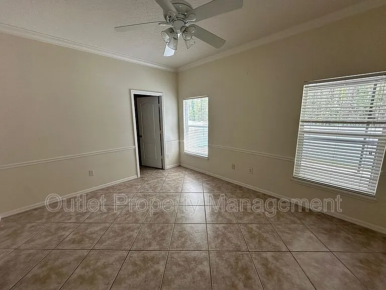 4749 Waterside Pointe Cir — Photo 6