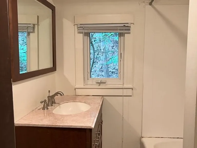 119 Thurston Ave — Photo 39