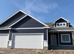 8831 Cody Dr, West Des Moines, IA 50266