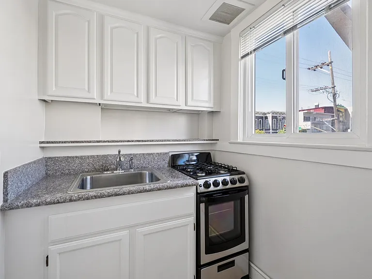 65 Guerrero St #5 — Photo 10