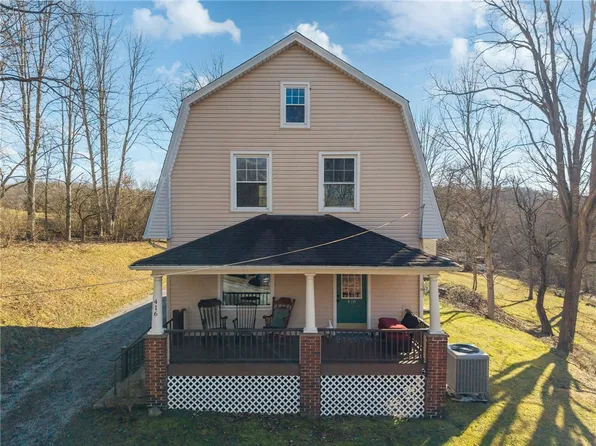 416 Pine Run Rd, Fombell, PA 16123