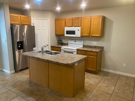 4th image of 3155 S Hidden Valley Dr Unit 322