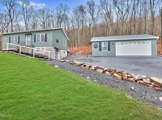 320 Sunset Rd, Wapwallopen, PA 18660