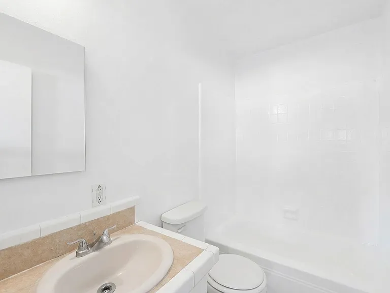 6828 Fulton Ave #4 — Photo 14