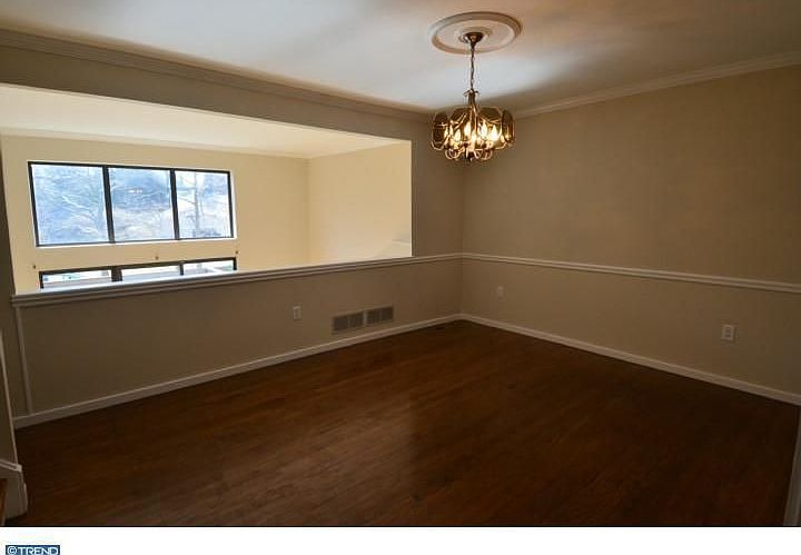 2nd image of 27 Sergeant St