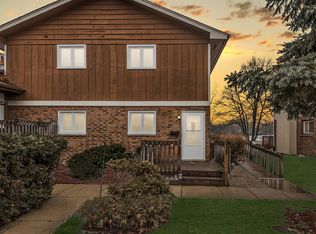 113 Morningside Dr #117, Roselle, IL 60172