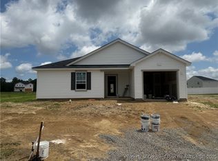 952 Sapphire Stone Ln, Hope Mills, NC 28348