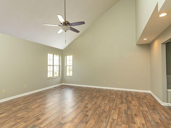 2nd image of 2306 Conners Creek Cir