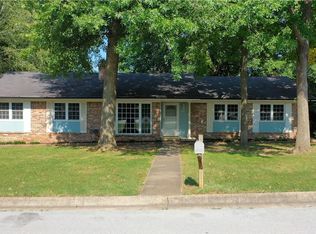3664 N Whippoorwill Ct, Fayetteville, AR 72701