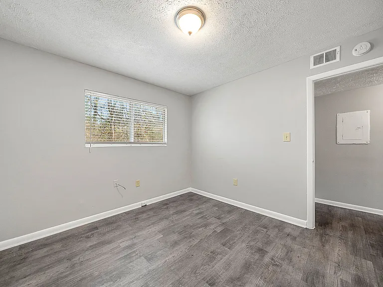 Balfour Forest Apartments — Photo 5