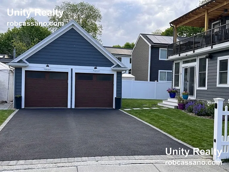 Douglas Rd — Photo 16