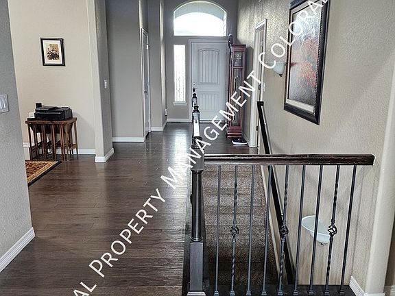 2nd image of 1875 Castle Hill Dr