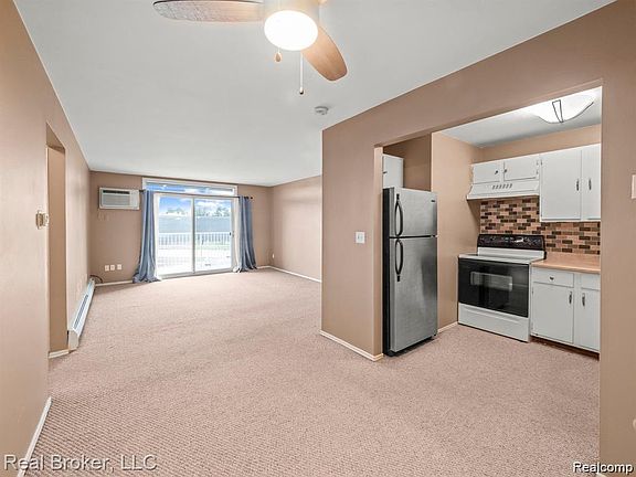 4th image of 4905 Crooks Rd APT A5