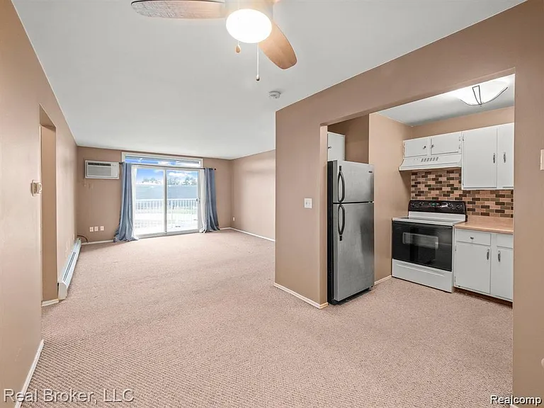 4905 Crooks Rd #A5 — Photo 4