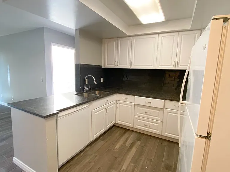 5926 Rancho Mission Rd #85 — Photo 2