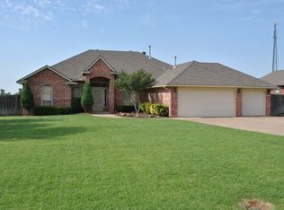 1001 Putter Pl, Edmond, OK 73025