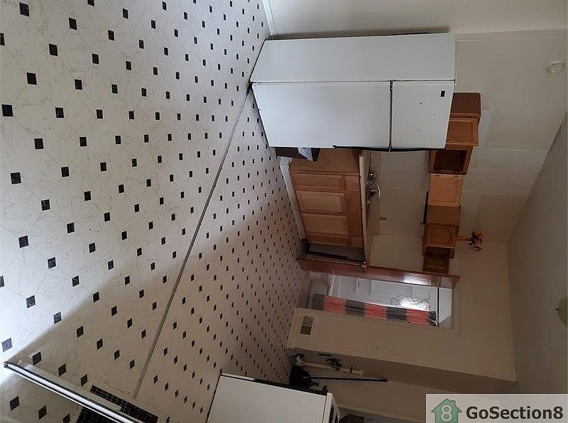 1st image of 2532 Rowan St