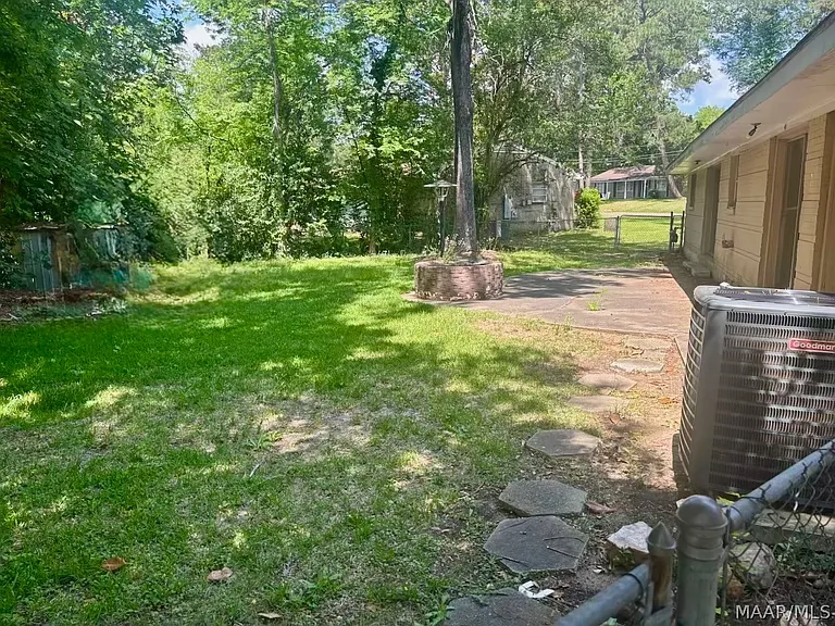 1216 Karen Rd — Photo 20