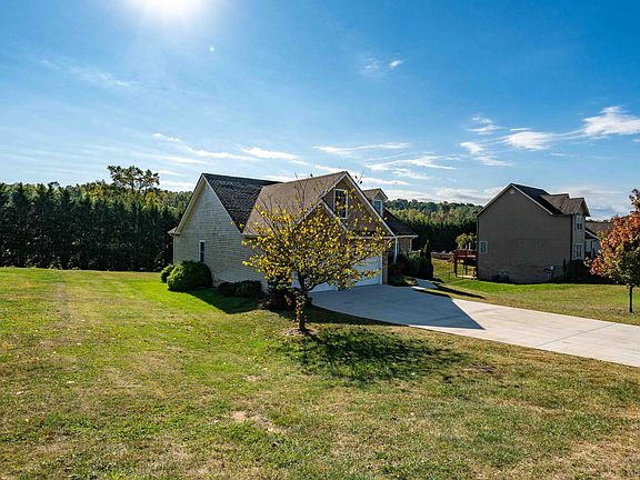 2nd image of 1081 Rachels Way