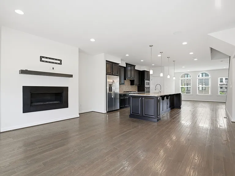 22527 Foundation Dr — Photo 11
