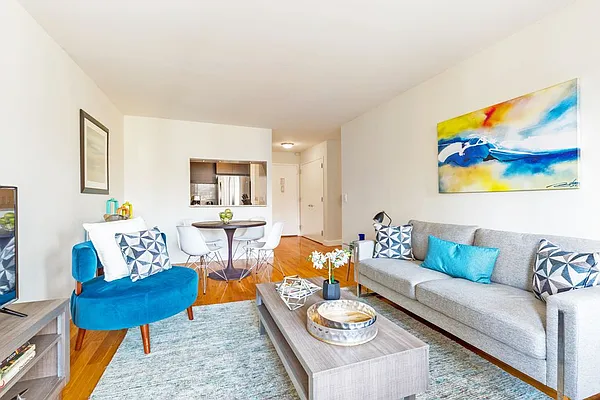 Rented by Stonehenge NYC LLC | media 2