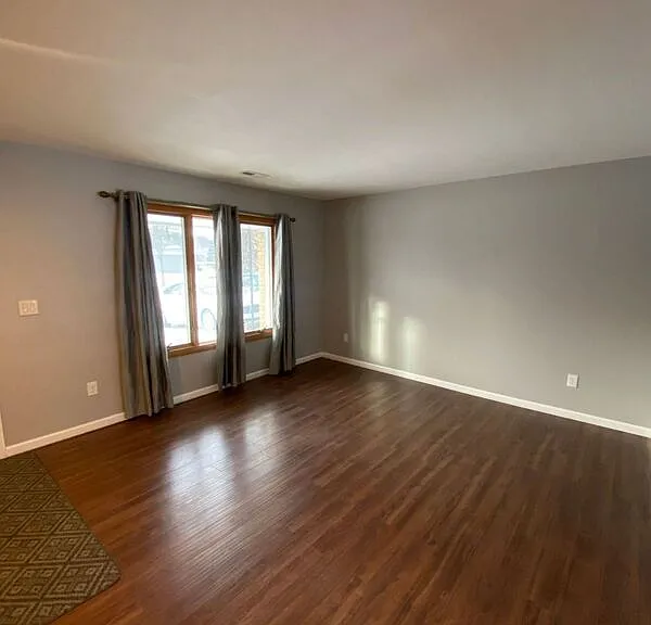 243 Randall Dr — Photo 3