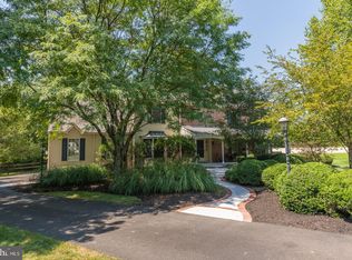 8 Duke Ln, Ambler, PA 19002