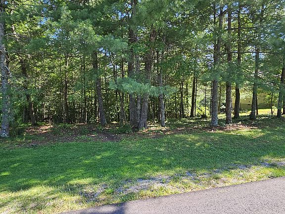 4th image of 131 Minetta Dr