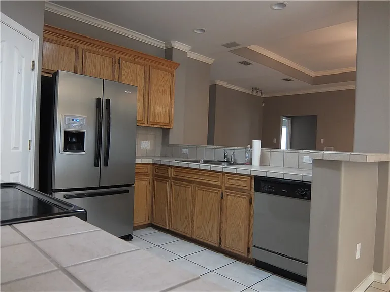 2505 Windrose Dr — Photo 3