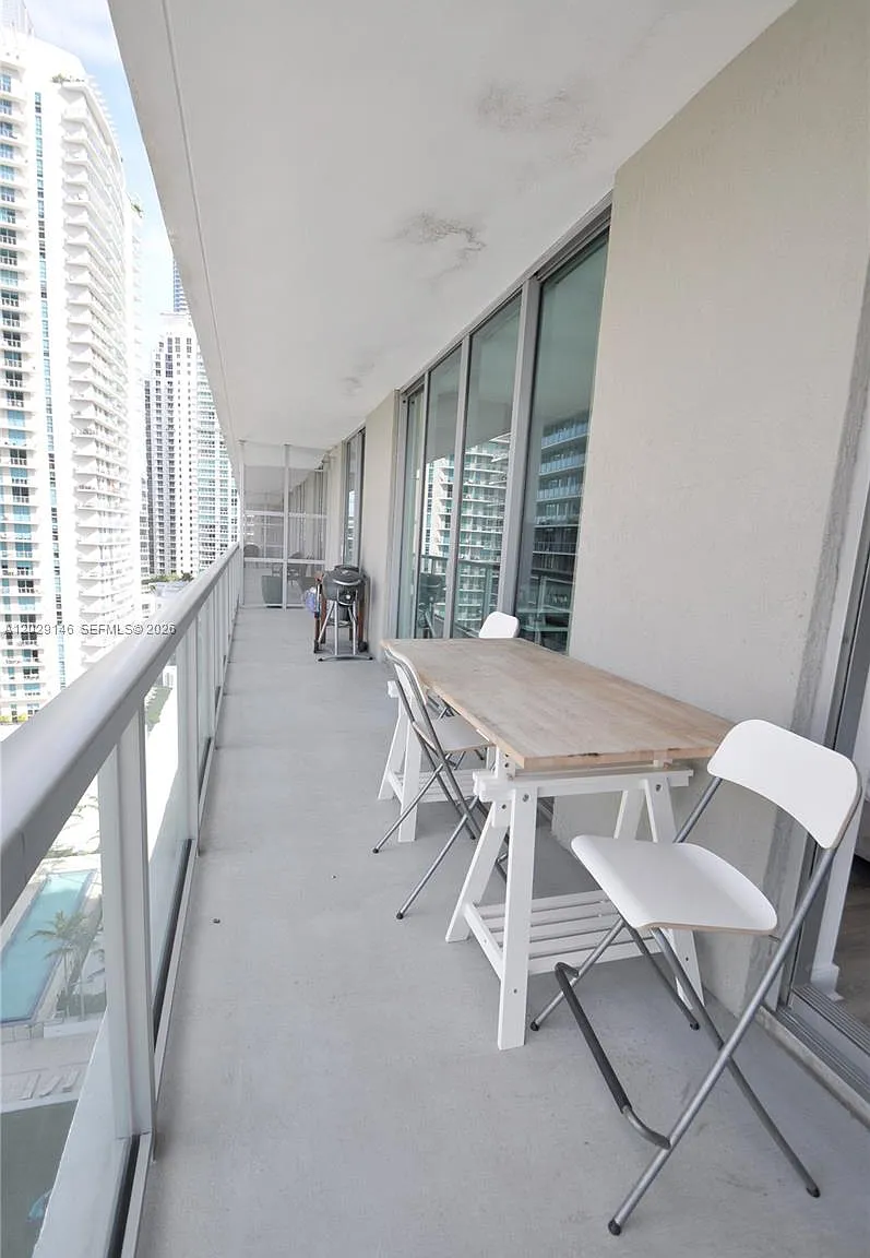 The Axis On Brickell Cond — Photo 4