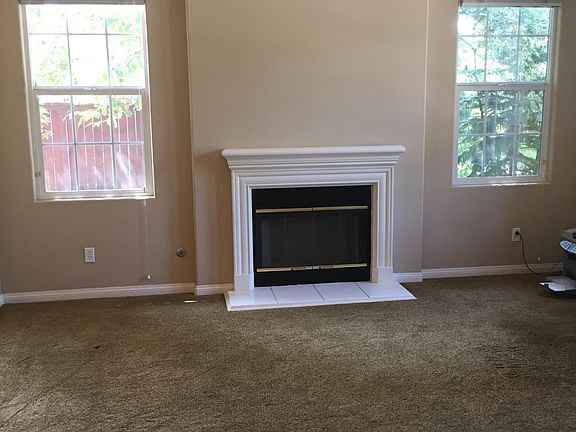 Living Room with fireplace