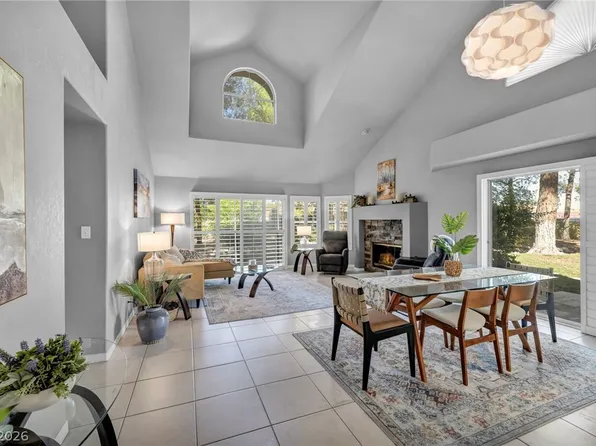 6954 Emerald Springs Ln, Las Vegas, NV 89113