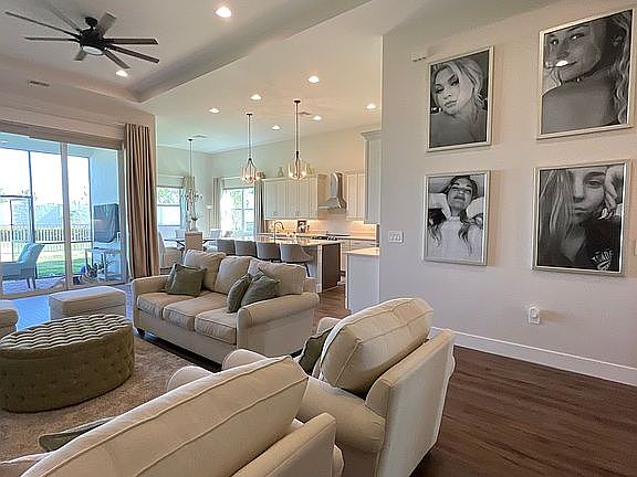 5th image of 3620 Sapphire Cove Cir