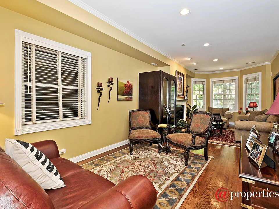 Living Rm/Family Rm