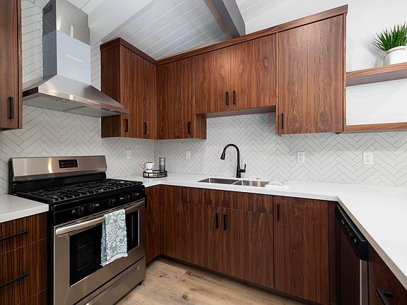 4th image of 4351 Clairemont Mesa Blvd