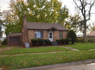 812 9th Ave E, Oskaloosa, IA 52577