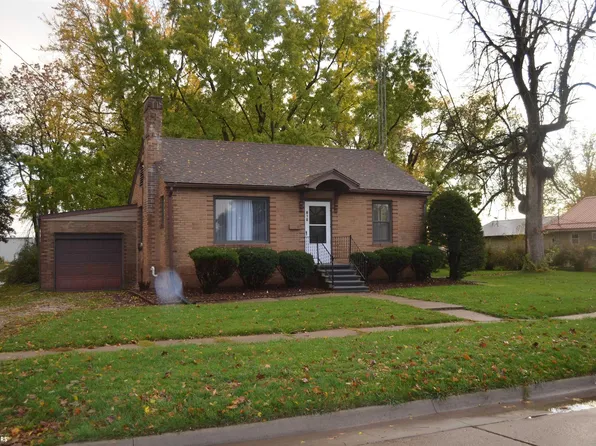 812 9th Ave E, Oskaloosa, IA 52577