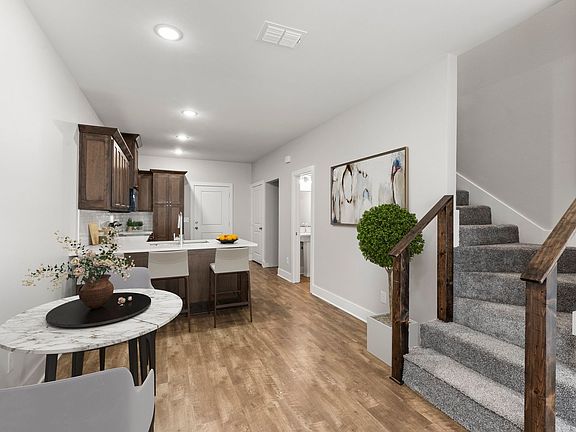 5th image of 527 N College St Unit 15