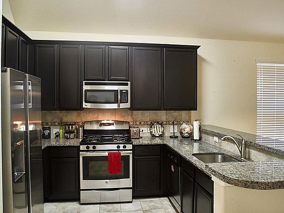 5th image of 8319 Sweet Bay Cir