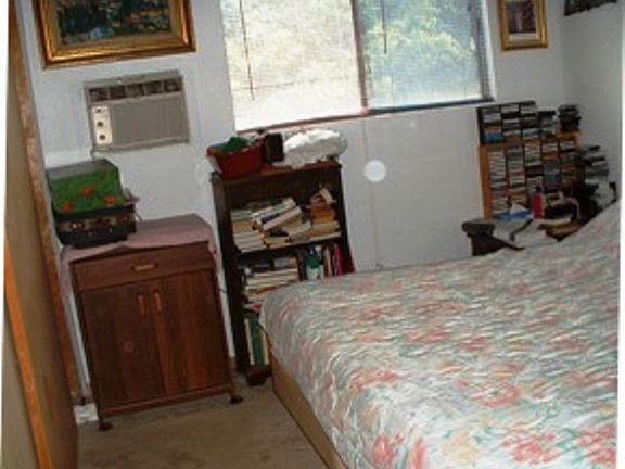 upper level bedroom
