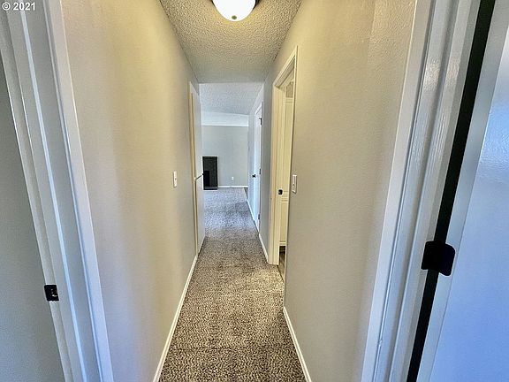 5th image of 13910 NE 81st St