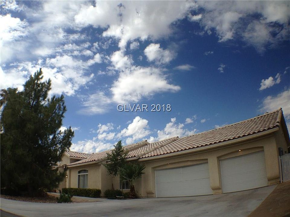 1st image of 102 E Mesa Verde Ln