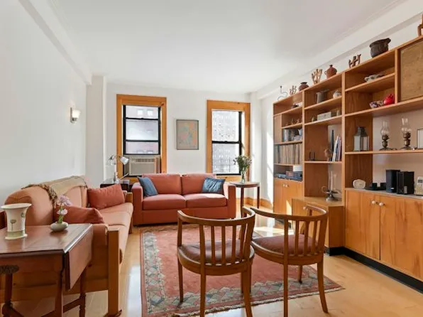 878 W End Ave APT 8A, New York, NY 10025
